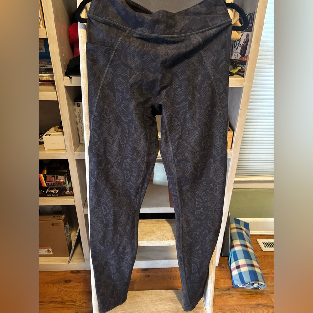 Savage X Fenty Medium Gray Snake Print Leggings